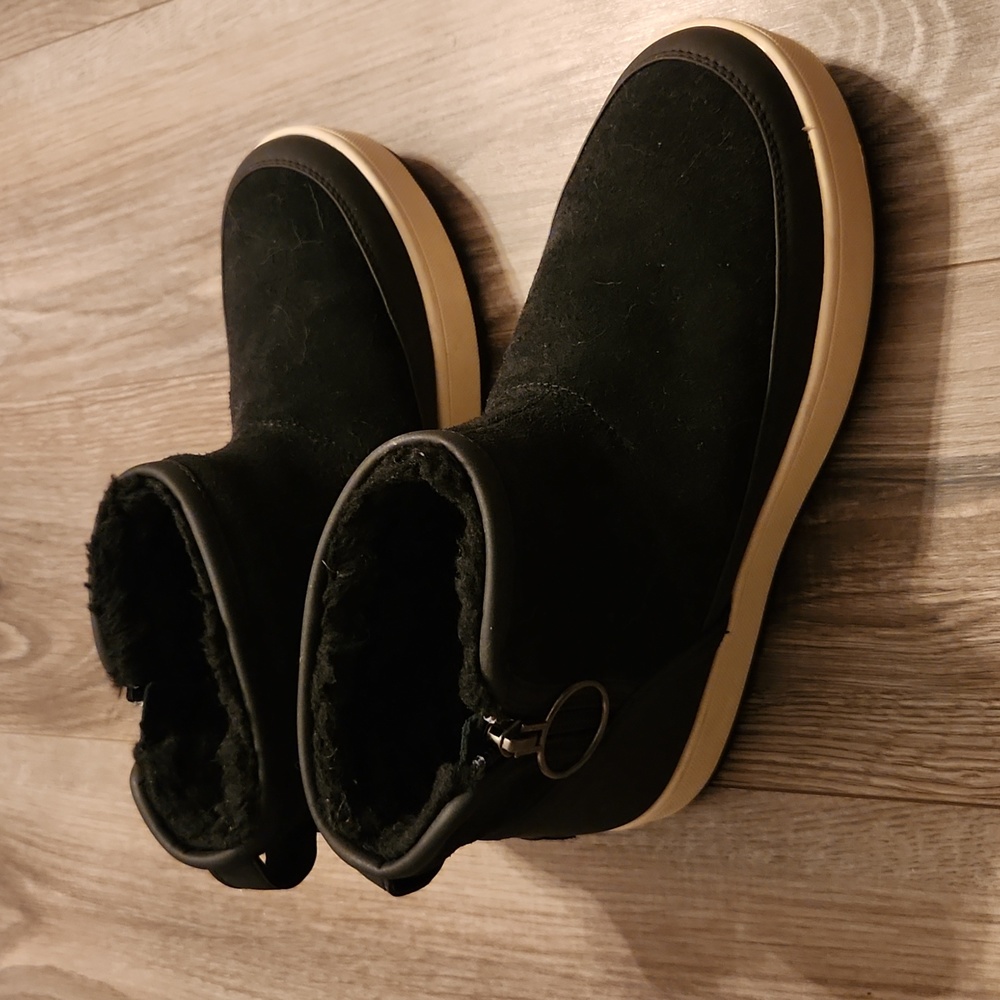Koolaburra by Ugg black boots